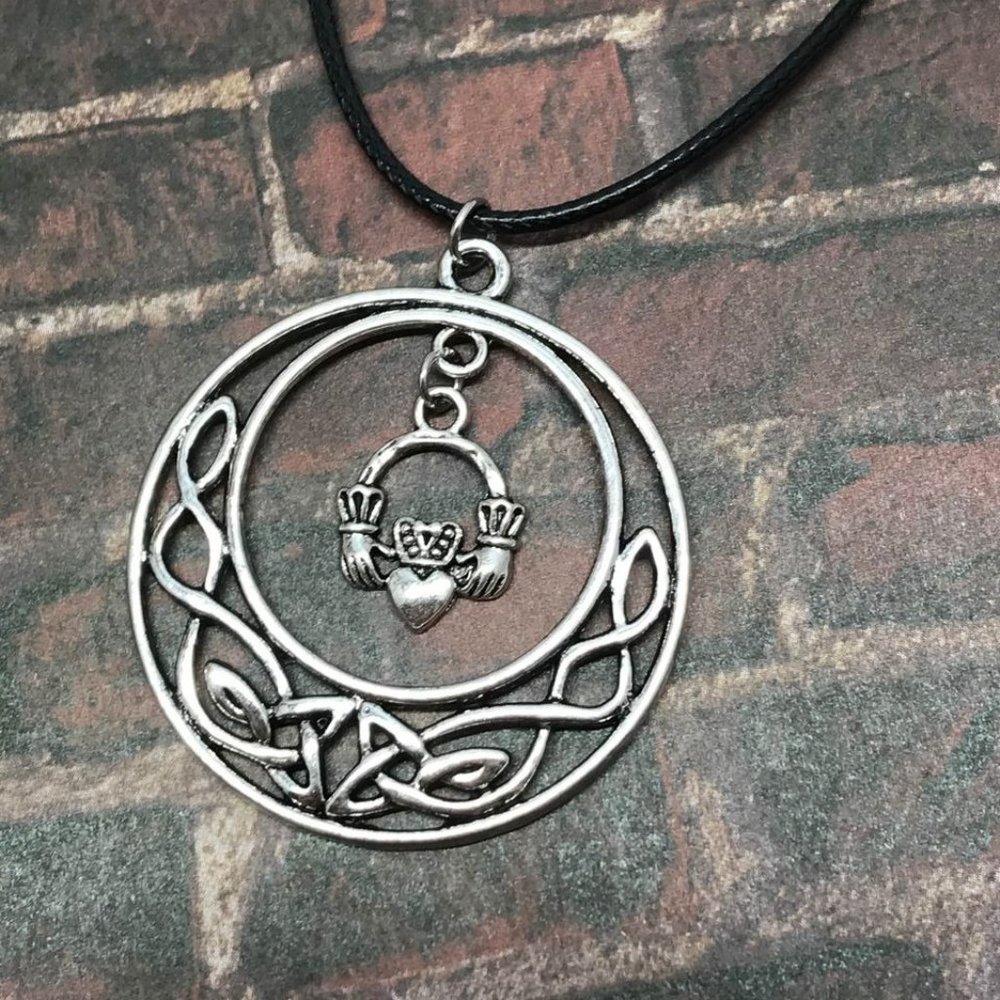 Celtic Eternity Circle Claddagh Pendant Necklace B
